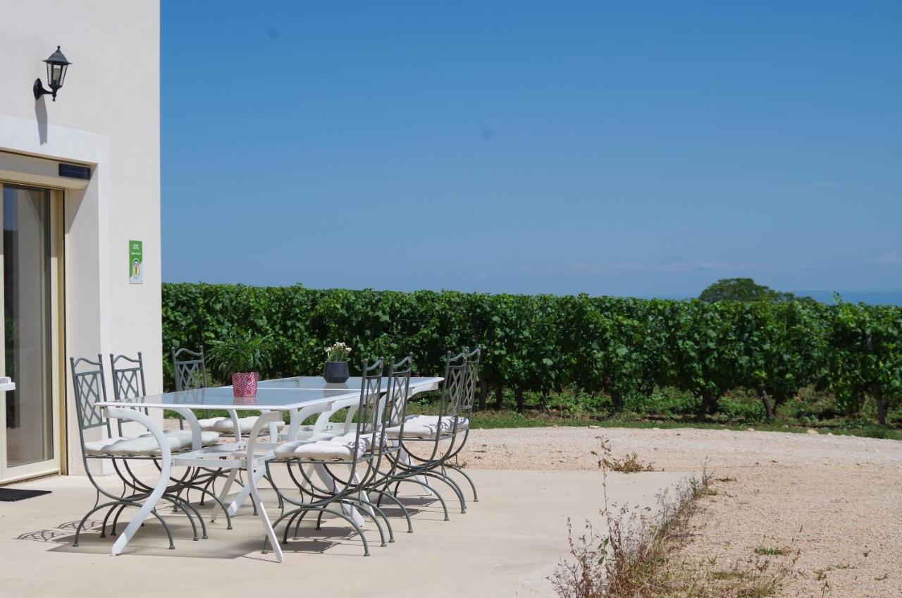 Domaine Joseph Lafarge Wine Resort Winemaker House La Maison Du Negociant Lugny Exterior photo